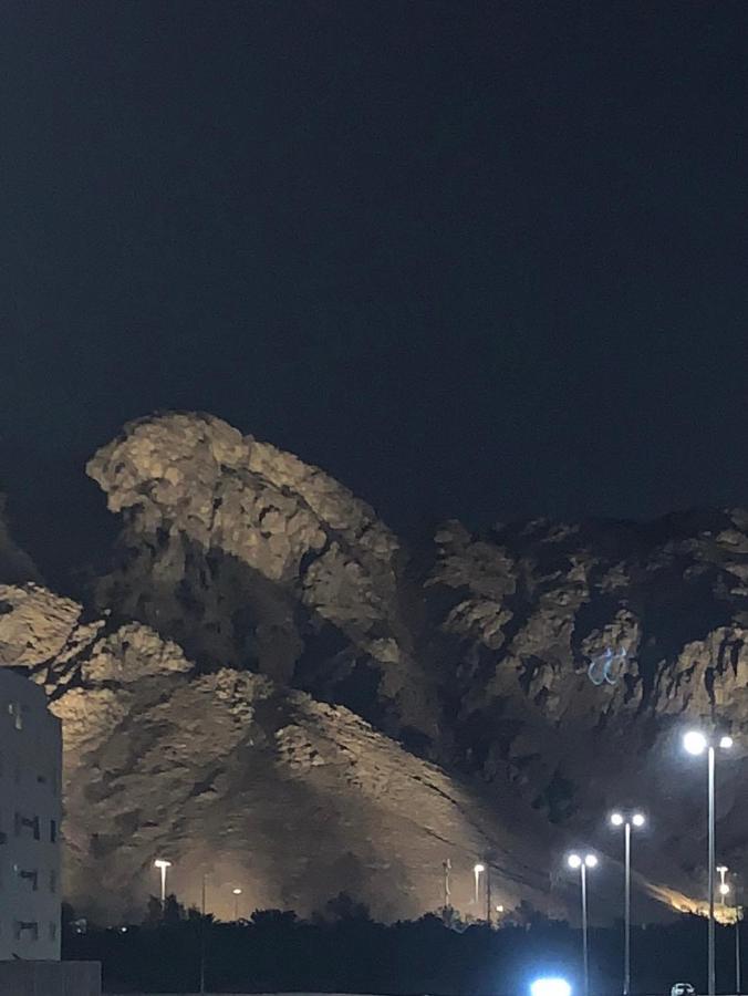 Отель Itlalat Uhud Медина Экстерьер фото